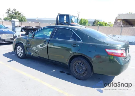 2011 Toyota Camry Le z USA, uszkodzony, nr VIN JTNBF3EK7B3012114